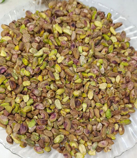 مغز پسته کامل و شکسته مخلوط بسته نیم کیلویی
